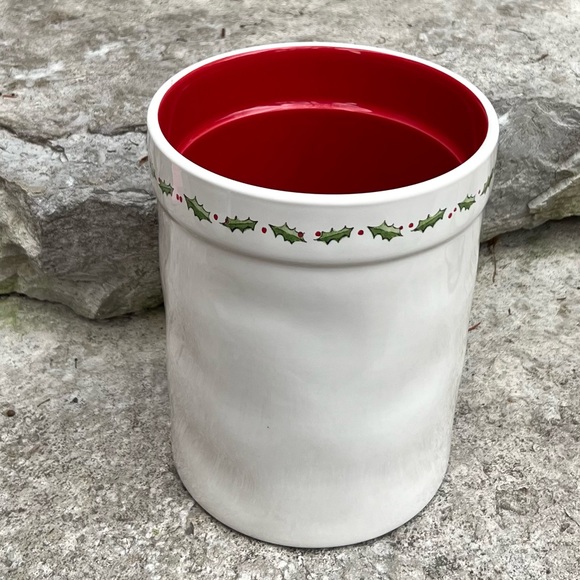 Rae Dunn COOKIE BAKING CREW Christmas Crock - Picture 4 of 4